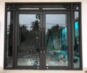 Giá làm cửa nhôm kính cường lực hiện tại là bao nhiêu