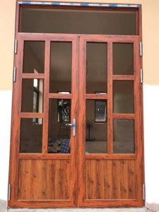 Mua cửa nhôm kính vân gỗ ở đâu tại Hà Nội? Địa chỉ cung cấp uy tín