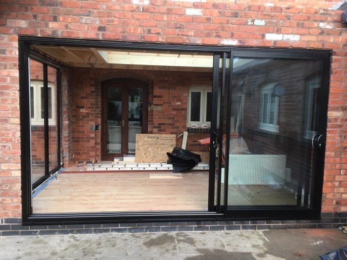 Cửa nhôm xingfa mở lùa