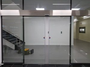 Cửa cường lực mở trượt - Sản phẩm được ưa chuộng của năm 2022